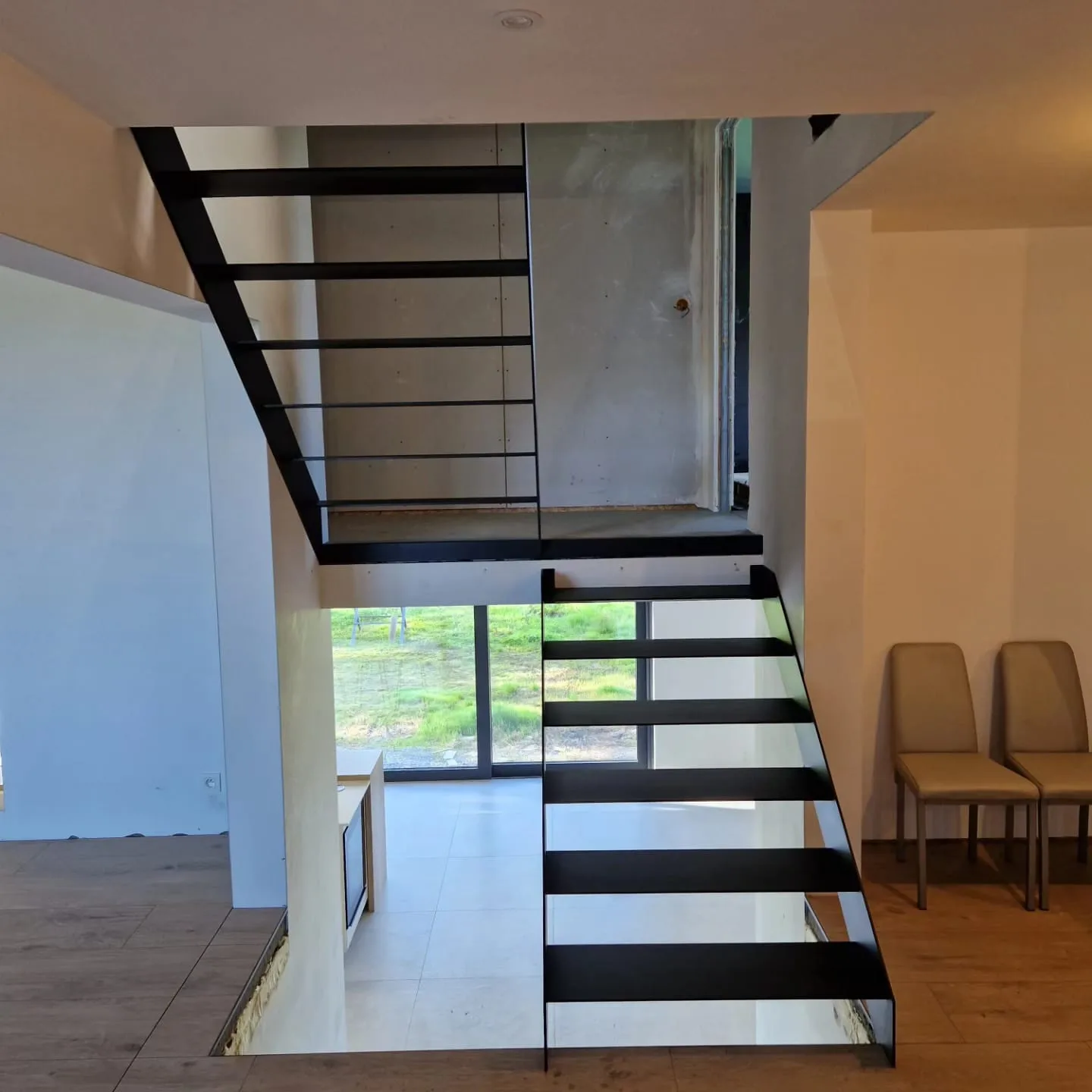 Escalier double volée tout acier noir