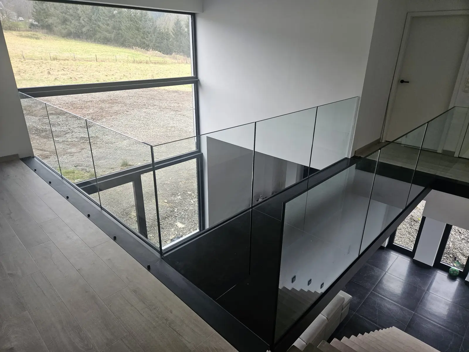 Garde-corps palier acier noir et verre