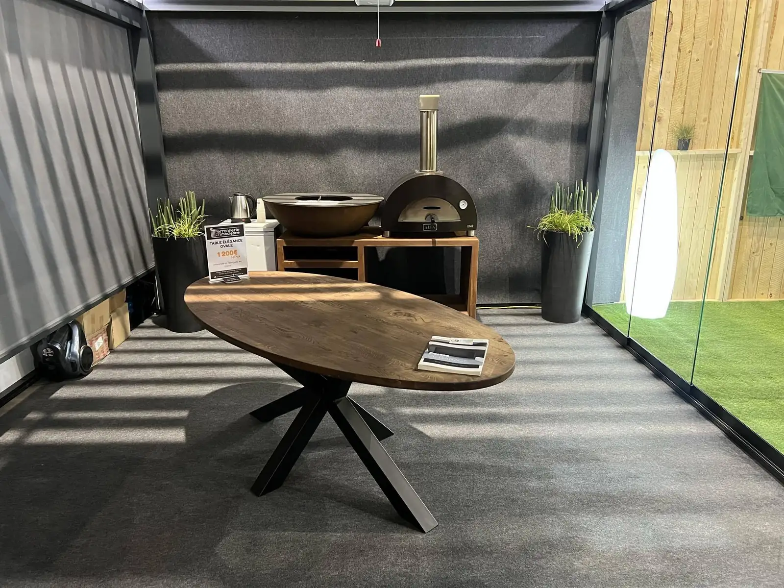 Table à manger ovale acier et bois