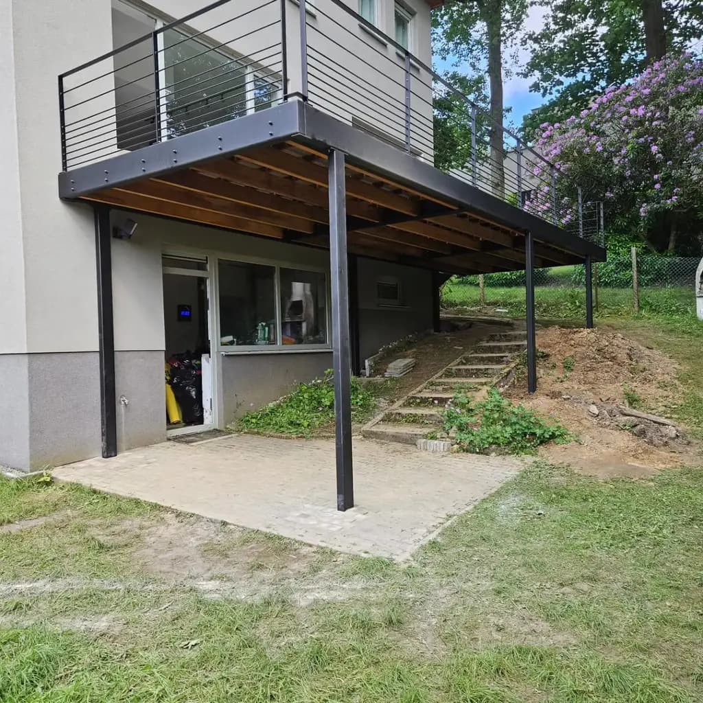 Terrasse surélevée acier, plancher bois